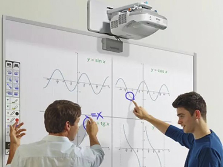 epsom-projetor-interativo-centro-tecnológico-cte-inforabreu